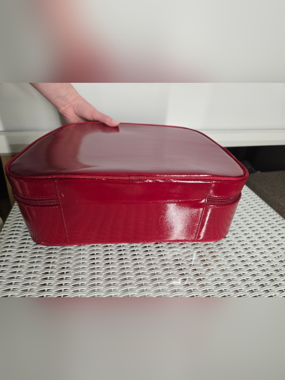 Estee Lauder Shiny Red Mini Bag - Picture 8 of 16